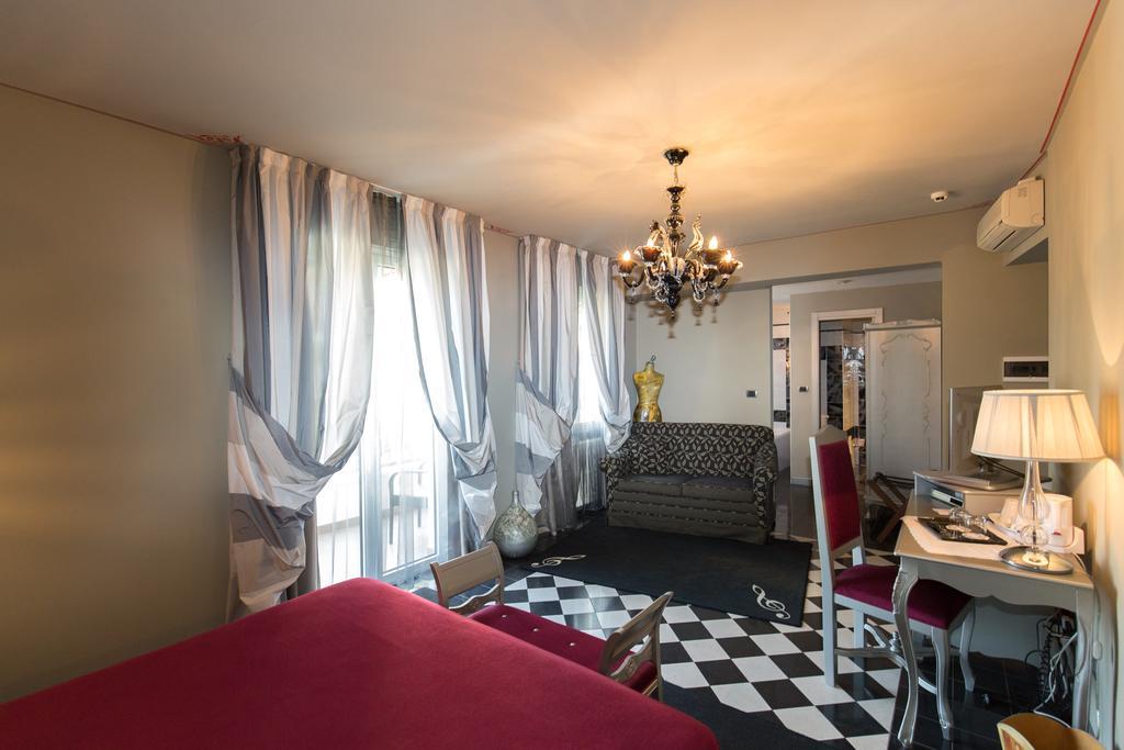Hotel Serenella Sirmione Dış mekan fotoğraf
